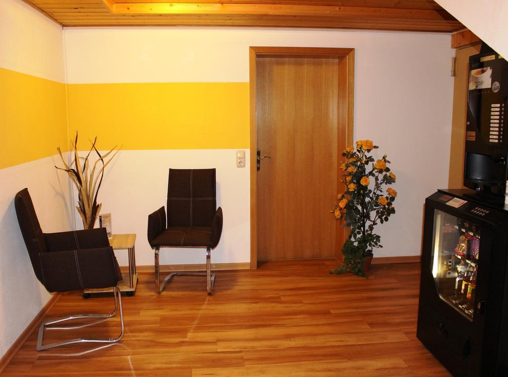 Gaeste-Haus Roesch Wiesent Exterior photo